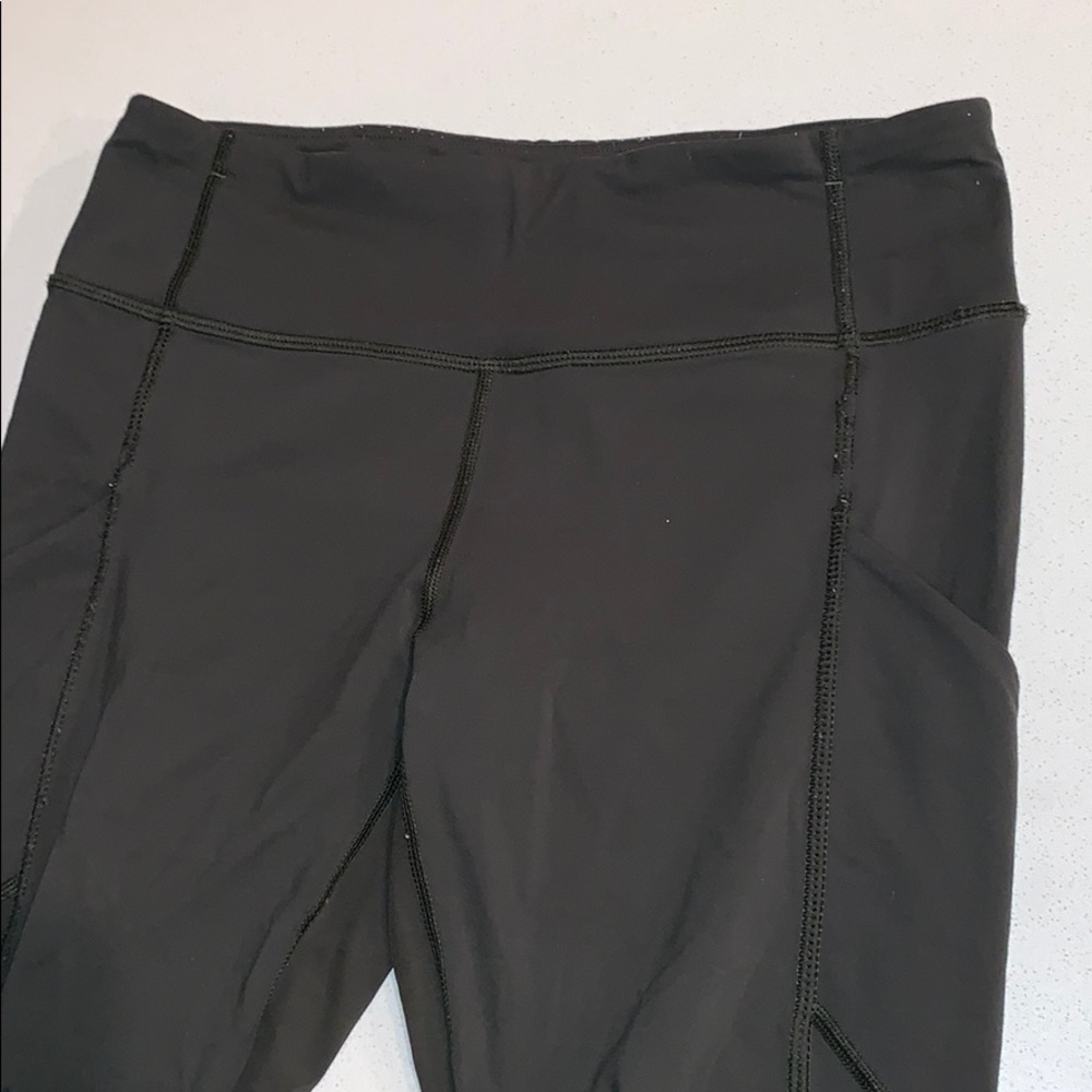 Dark green Lululemon leggings